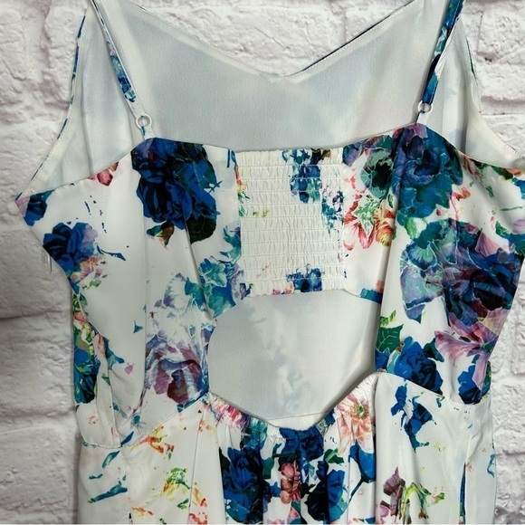 Lovers + Friends Escape Romper in Blue Floral - Picture 9 of 16